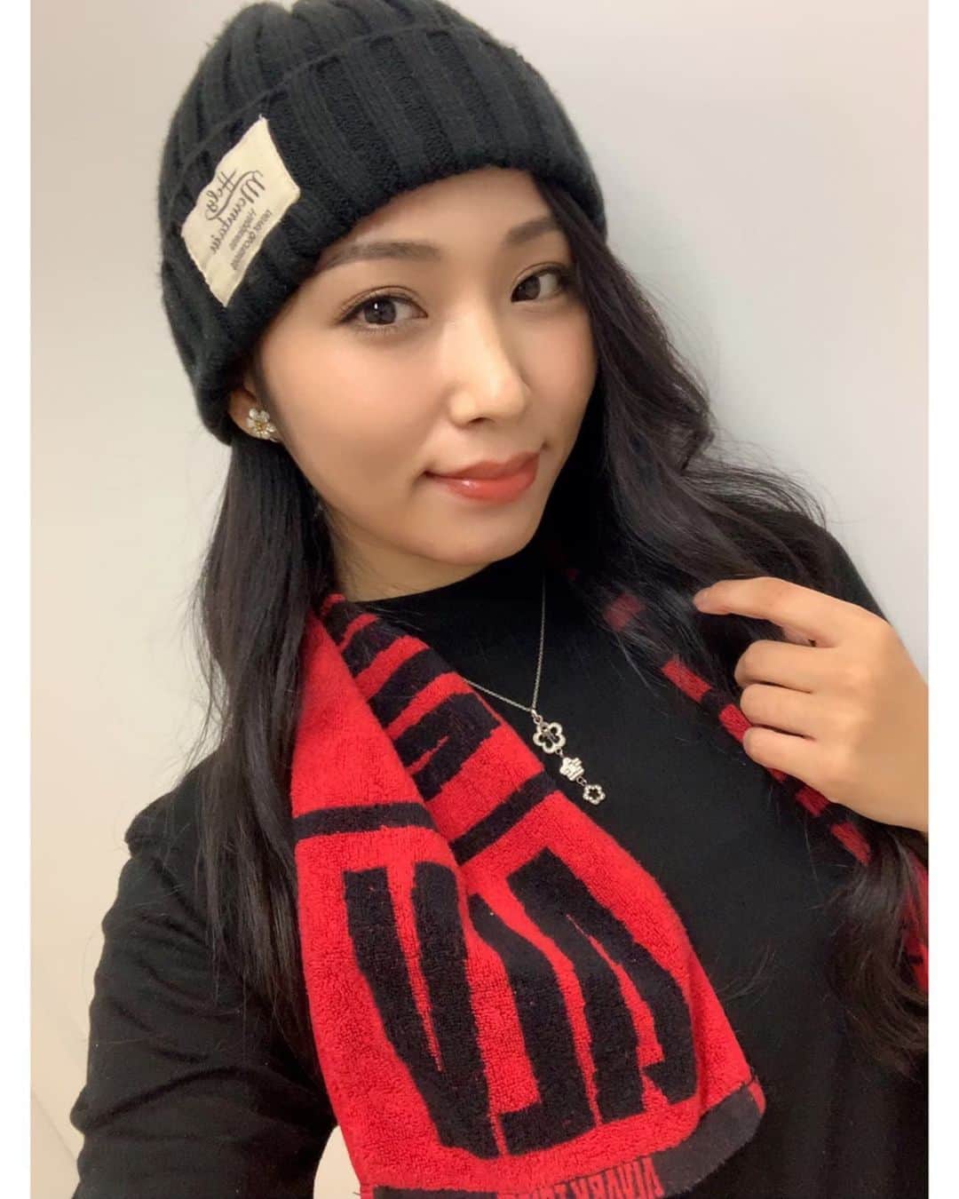 神戸麻衣さんのインスタグラム写真 - (神戸麻衣Instagram)「2019バスケ納め🏀 12/25(水)Bリーグ🏀 アルバルク東京vs秋田ノーザンハピネッツ in アリーナ立川立飛 . 前半はルカHCがテクニカルで退場してしまい… ミスも多く流れを掴めないままローゲムで後半戦へ🙌 後半に強いALV🔥持ち味のタフさで逆転勝利🏆✨ 今年最後のホームゲームを勝利で終えました👏 秋田は昨シーズン観ていた時よりも精度が上がっていて、Cはバネがあるし小技が効く🙌 大体みんなヤクルトジャンプだもんな🙄 保岡選手の3P決定率も凄かった〜！ みきちゃんの推しメンの渋谷から秋田に移籍した伊藤選手もいつの間にか金髪になっていて、大活躍してました😇 . これで2019のバスケ納めかな😌🏀🔥 #basketball #sports #sportsgirl #bリーグ #jbl #アルバルク東京 #秋田ノーザンハピネッツ #アリーナ立川立飛 #立川立飛 #バスケットボール #スポーツ #スポーツ観戦 #スポーツ女子 #女バス  #バスケ女子 #basketballgirls #mc #司会 #reporter #リポーター #モデル #神戸麻衣」12月27日 9時14分 - mai_g916