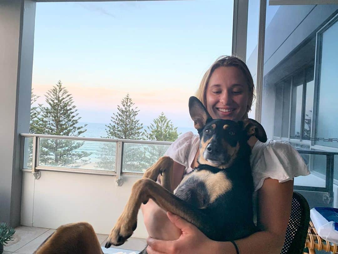 マデリン・グローヴスのインスタグラム：「💗💗💗I absolutely love my dog more than people」