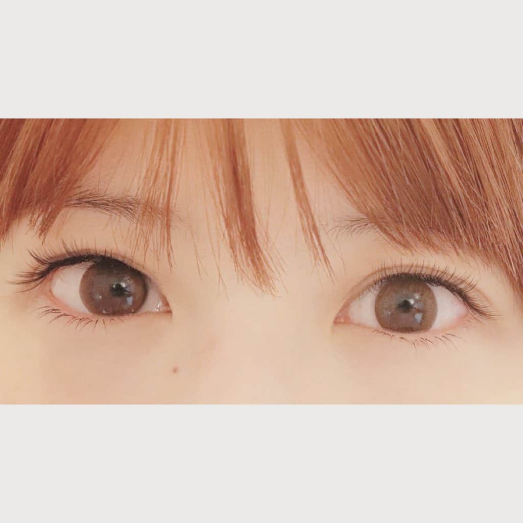 矢口真里さんのインスタグラム写真 - (矢口真里Instagram)「この間 @accorder.ebisu さんにてまつエクしてもらいましたよー😁✨まつエク納め✨ デザインはいつもお任せしちゃってて、下まつげもついてます♡ 今年このまつげに沢山お世話になりました😭✨ 普段メイクあんまりしないからほんと素っぴんの味方！！ 今年はまつげとカラコンで過ごす日が多めでした😳✨ 黒田様😭✨ １年間本当にありがとうございました😊✨ また来年もよろしくお願いします！！！ 新年会しましょー😁✨」12月27日 9時33分 - mariyaguchi_official