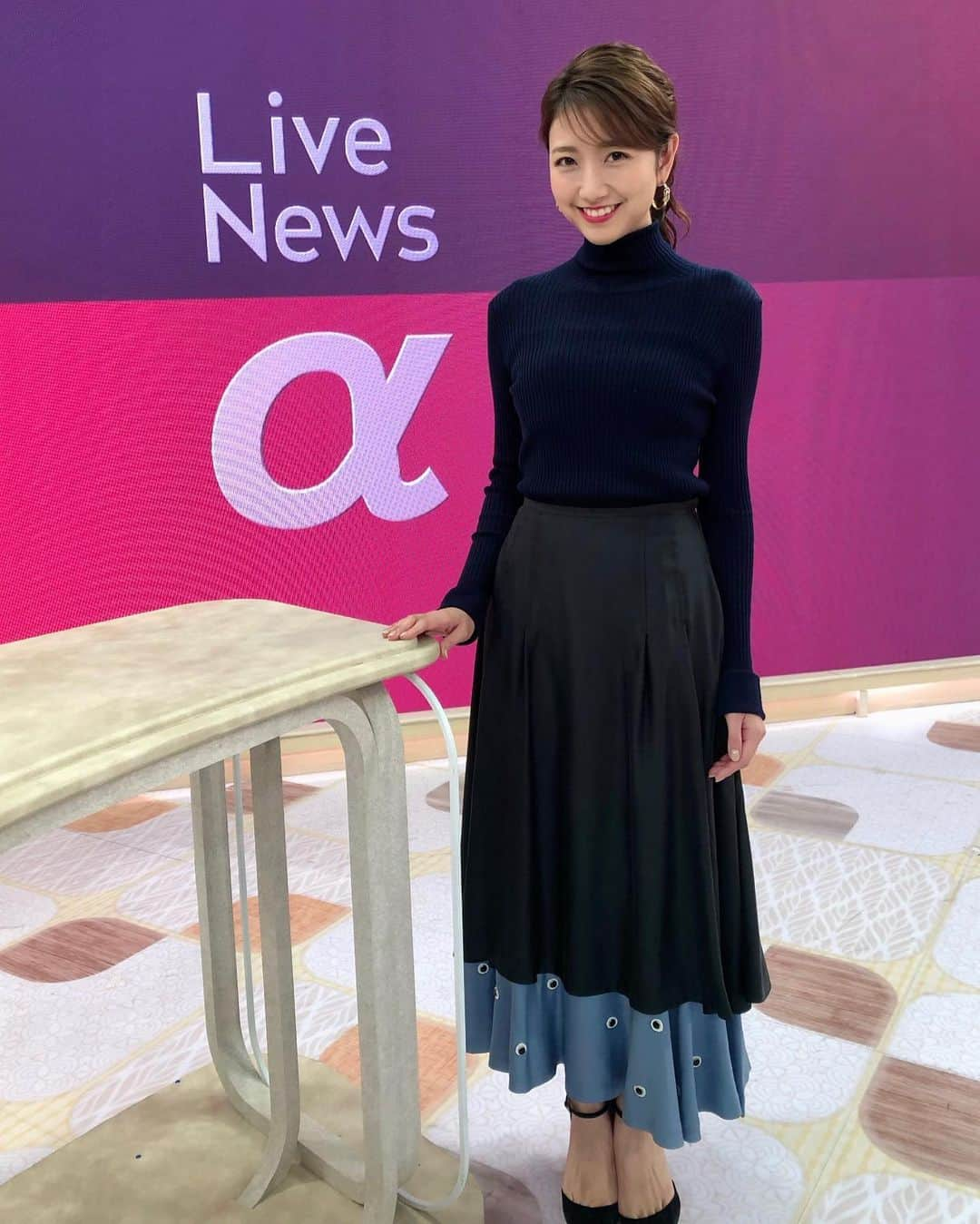 三田友梨佳さんのインスタグラム写真 - (三田友梨佳Instagram)「☆ 『Live News α』私の担当は昨日で年内最後でした。 夜遅くまでご覧頂きありがとうございました。 今日は北風の冷たい1日となりそうです。 年の瀬に風邪などひかないよう、暖かくしてお過ごし下さい。 それでは✨」12月27日 10時27分 - yurikamita_official