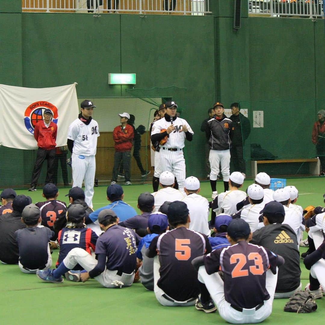 信樂晃史さんのインスタグラム写真 - (信樂晃史Instagram)「12月22日日向ロータリー野球教室に講師として参加してきました。 ロッテの大先輩黒木知宏さんと子供達の指導が出来たことが嬉しく、僕も野球界を盛り上げれる指導者になろうと思いました。 いまの中学生のレベルの高さに驚きました！ 僕も地元宮崎から沢山のプロ野球選手が誕生してくれる様これから頑張ります！！ #黒木知宏　さん #信樂晃史 #千葉ロッテマリーンズ #5451 #宮崎 #日向 #野球 #宮崎からプロ野球へ」12月27日 10時59分 - a.888.s