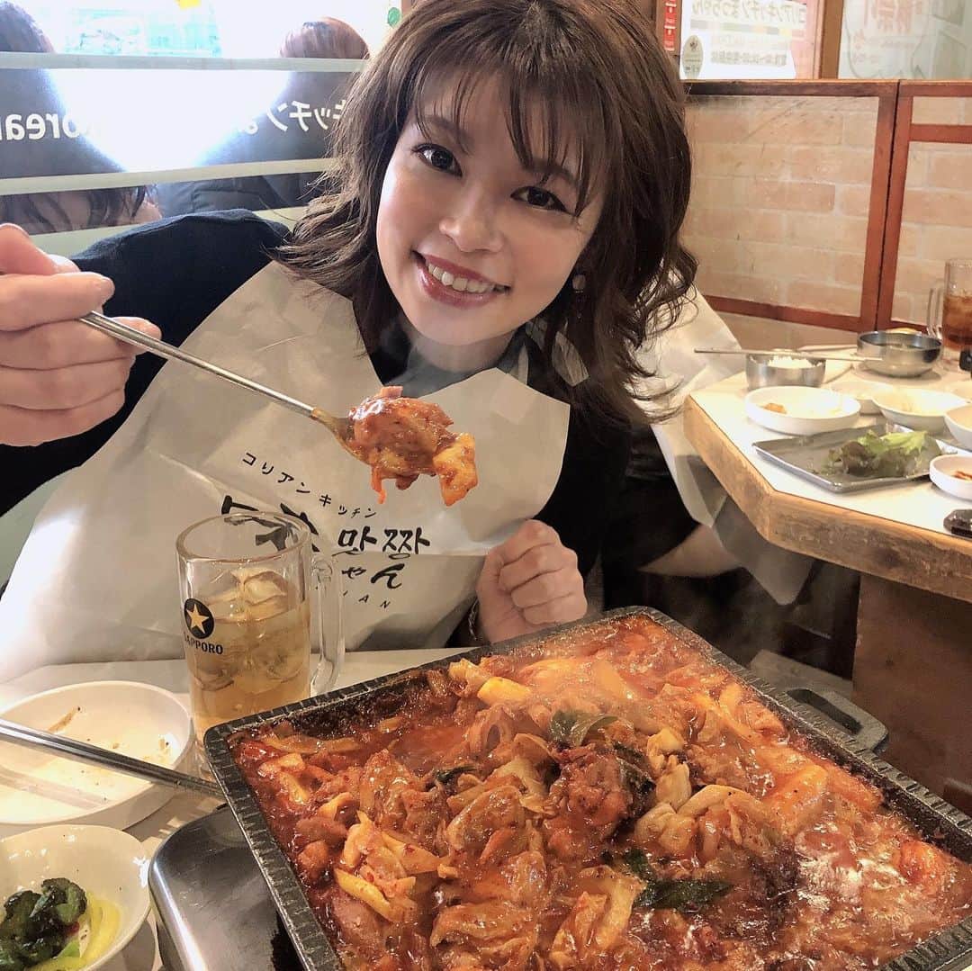 のインスタグラム：「韓国料理食べたくて、韓国料理女子会😘 いっぱい話して笑って楽しゅうございました😆🎶 ・ I ate Korean food with my friend. I ate a lot, laughed, and had fun.  #同級生 #friends #女子会 #韓国料理 #チーズタッカルビ #cheese #新大久保 #shinokubo」
