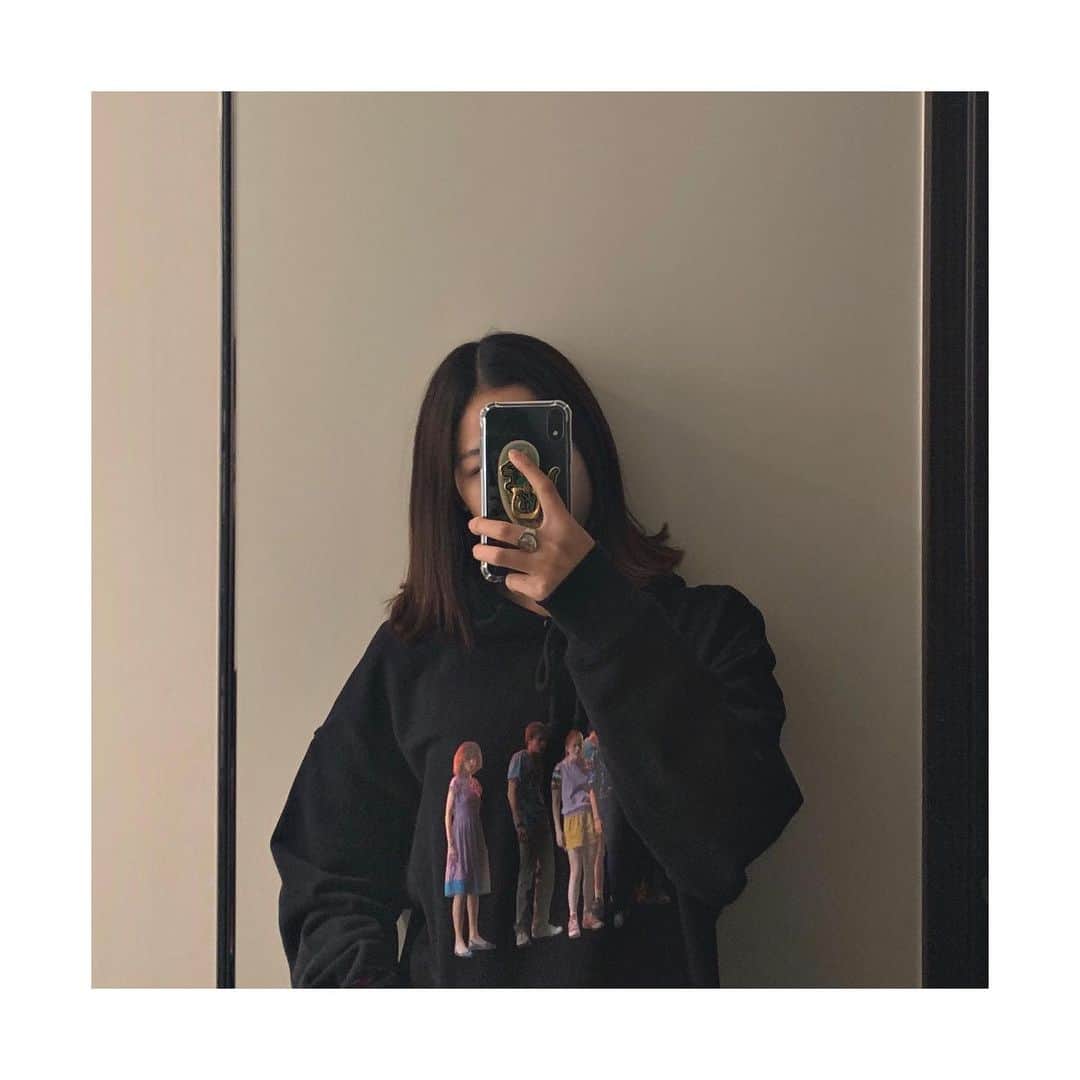 森田想さんのインスタグラム写真 - (森田想Instagram)「Mirror mirror 🧞‍♂️🧤🦖🦚」12月27日 22時36分 - kokoro_morita