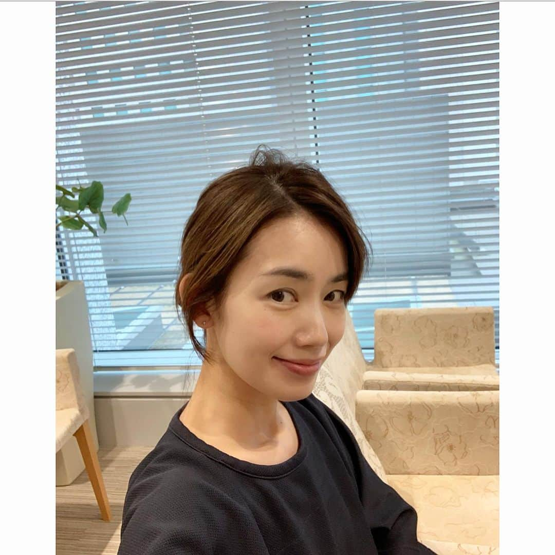 武藤京子さんのインスタグラム写真 - (武藤京子Instagram)「* * 昨日は 年一回の健康診断へ * とかいって 昨年は 予約取れなかったのを言い訳に 1年サボりました😓 * 行く前までは やっぱり テンション下がり気味だけど 年内に行けて良かった… * 朝から何も食べてなかったので 帰りは 絶対美味しいもの 食べて帰ろうと思ったけど、 バリウムでお腹いっぱい😅 残念ー😂 * #検査着です #バリウムのあと水ガブ飲み #さらにお腹が膨らむ #アメブロ更新しました  #STORYブログ更新しました」12月27日 21時16分 - kyokomuto0628