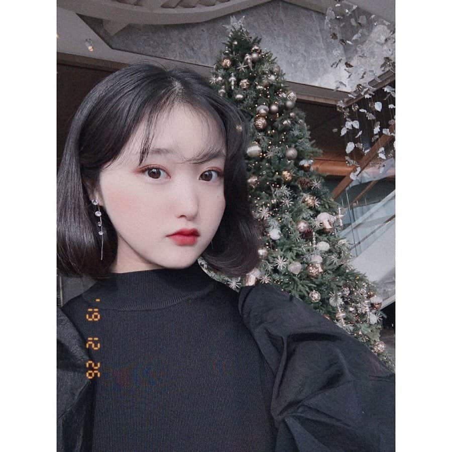 新井乃亜さんのインスタグラム写真 - (新井乃亜Instagram)「🎄 綺麗な場所幸せ🥰❤️❤️❤️  #signiel #signielseoul #signielhotel  #시그니엘 #시그니엘호텔 #시그니엘더라운지 #일본사람 #셀카  #시그니엘서울 #롯데타워 #롯데월드타워 #데일리룩 #일본인  #シグニエルソウル #シグニエルホテル」12月27日 21時26分 - noa__arai