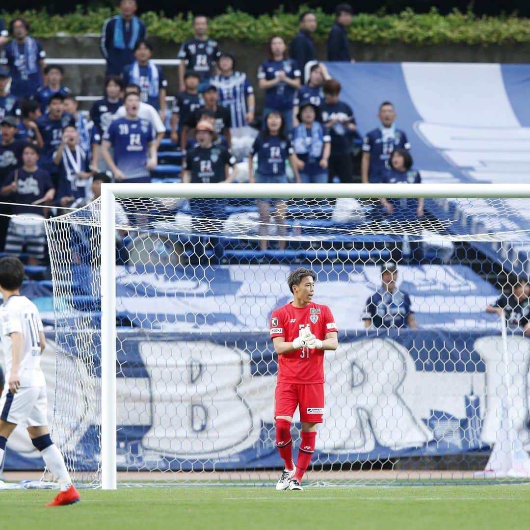 山ノ井拓己さんのインスタグラム写真 - (山ノ井拓己Instagram)「2020年シーズンもアビスパ福岡でプレーする事になりました。 もう1年アビスパでプレーして活躍したくて残りました。 来シーズンも熱い応援宜しくお願いします。  #アビスパ福岡  #山ノ井拓己  #2020」12月27日 21時30分 - takumi_yamanoi