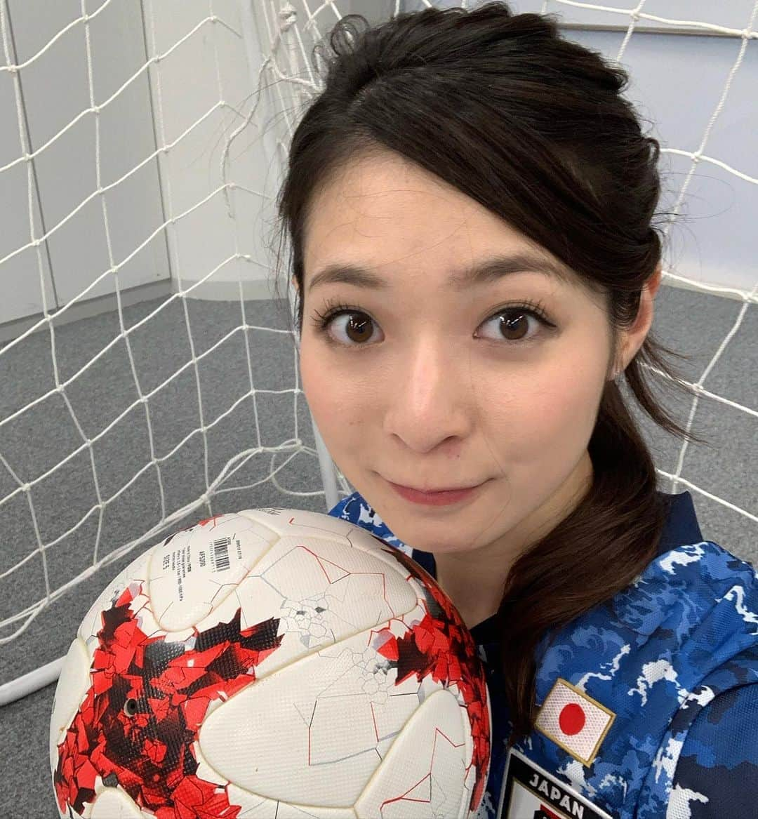 住田紗里さんのインスタグラム写真 - (住田紗里Instagram)「今日で仕事納めでした〜 2019年最後の仕事は、、、 とあるPR また来年お知らせします！ 服装からバレバレな気もしますが笑 たまには1人での自撮りも載せてみようかなと。  #2019年 の#仕事納め #PR #テレビ朝日 #テレ朝 #アナウンサー #自撮り #selfie」12月27日 21時31分 - sarisumita_ex