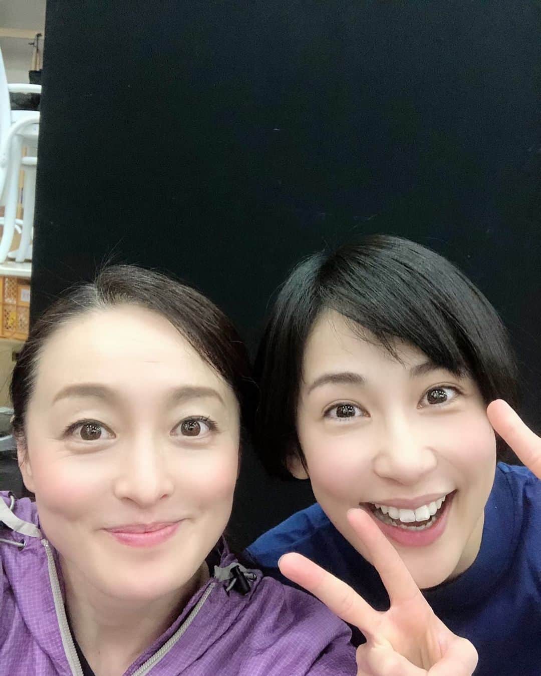 大月さゆのインスタグラム：「うふ、うふふ、、😍 ツーショットできた喜びがあふれてとまらない😍  お稽古はラストスパートのなかのラストの方に差しかかっています！ 日々挑戦と反省を繰り返しています✨ 幸せな毎日です。  #シャボン玉とんだ宇宙までとんだ  #月影瞳　さんと #あこがれが止まらない」