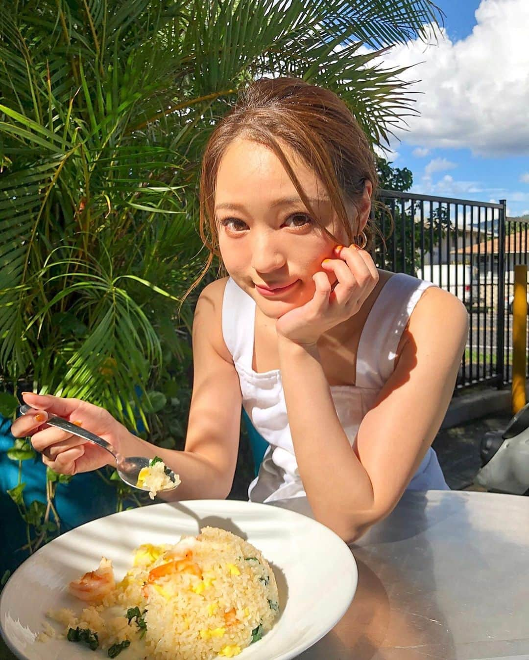 chayさんのインスタグラム写真 - (chayInstagram)「今更ですがHawaiiでのぐーうま🍴 沢山アップしますね🌈 ボガーツカフェ＆エスプレッソバーのアサイー🍓 とガーリックシュリンプフライドライス🦐 とママズフライドライス❗️ 思い出すだけでヨダレ出てくる🤤 この日は運良くすぐ入れました🌴  #hawaii #ハワイ #ハワイグルメ  #bogartscafeandespressobar  #ボガーツカフェ #ぐーうま」12月27日 22時03分 - chay1023_official