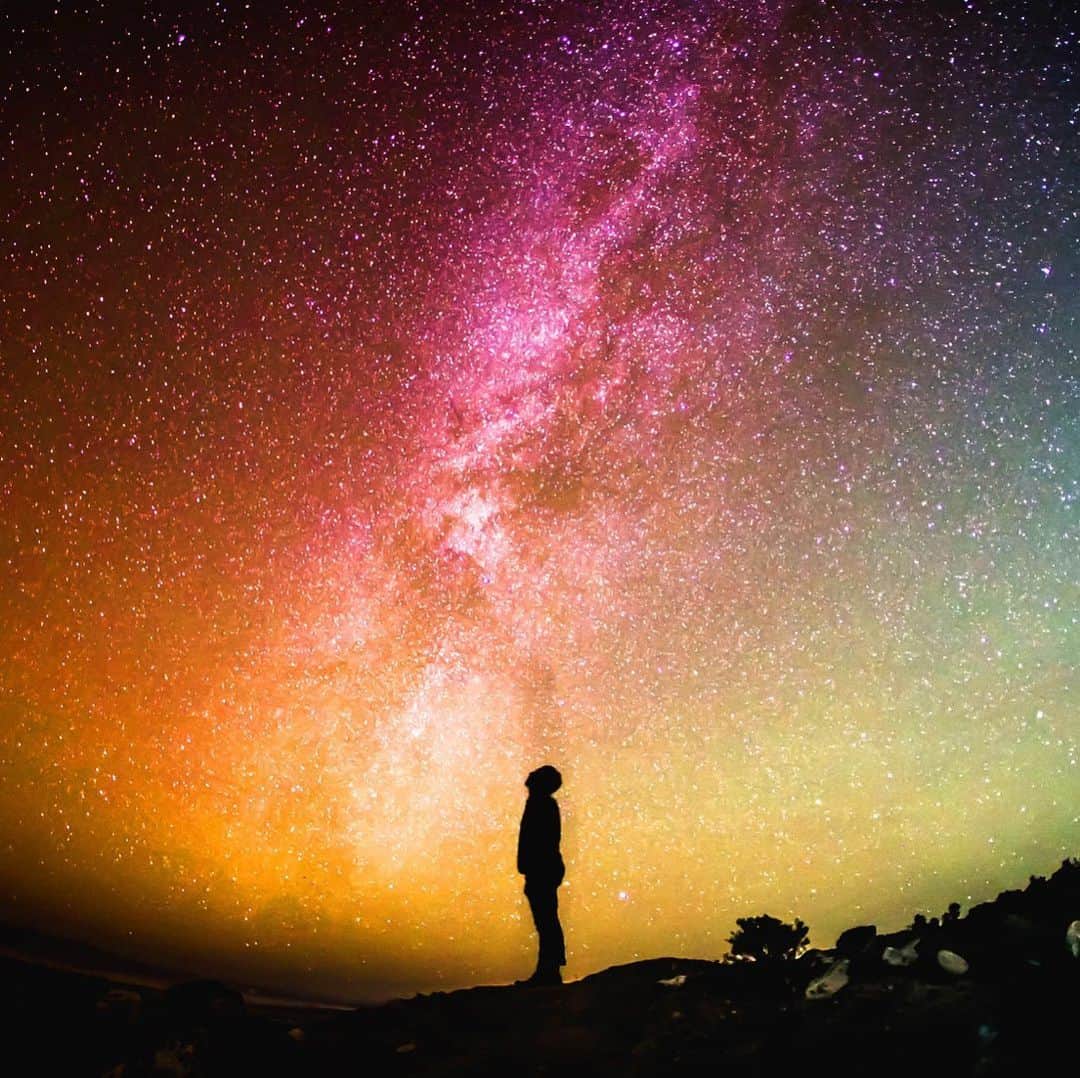 TED Talksのインスタグラム：「Your body was forged in the spectacular death of stars. We swear we aren’t high right now. It’s true! Everything in our world is made up of atoms — the iron in your blood, the oxygen you’re breathing, the silicon in your computer — and most kinds of atoms are made when stars explode. So every time you take a breath, you’re actually taking in atoms made in the interior of a star and then propelled across the Milky Way before reaching you. Don’t believe us? Then visit the link in our bio to hear the whole story from astrophysicist Enrico Ramirez-Ruiz.  Image courtesy of Greg Rakozy 📸 @grakozy」