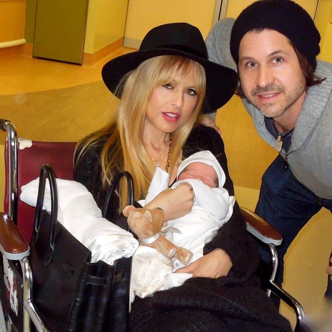 レイチェル・ゾーさんのインスタグラム写真 - (レイチェル・ゾーInstagram)「#TBT To this magical day #6 years ago leaving the hospital with my newborn 👶 @kaiusjagger 👼🏼 #nostalgic #stop time 🙏🏻😭🥰 xoRZ」12月27日 14時07分 - rachelzoe