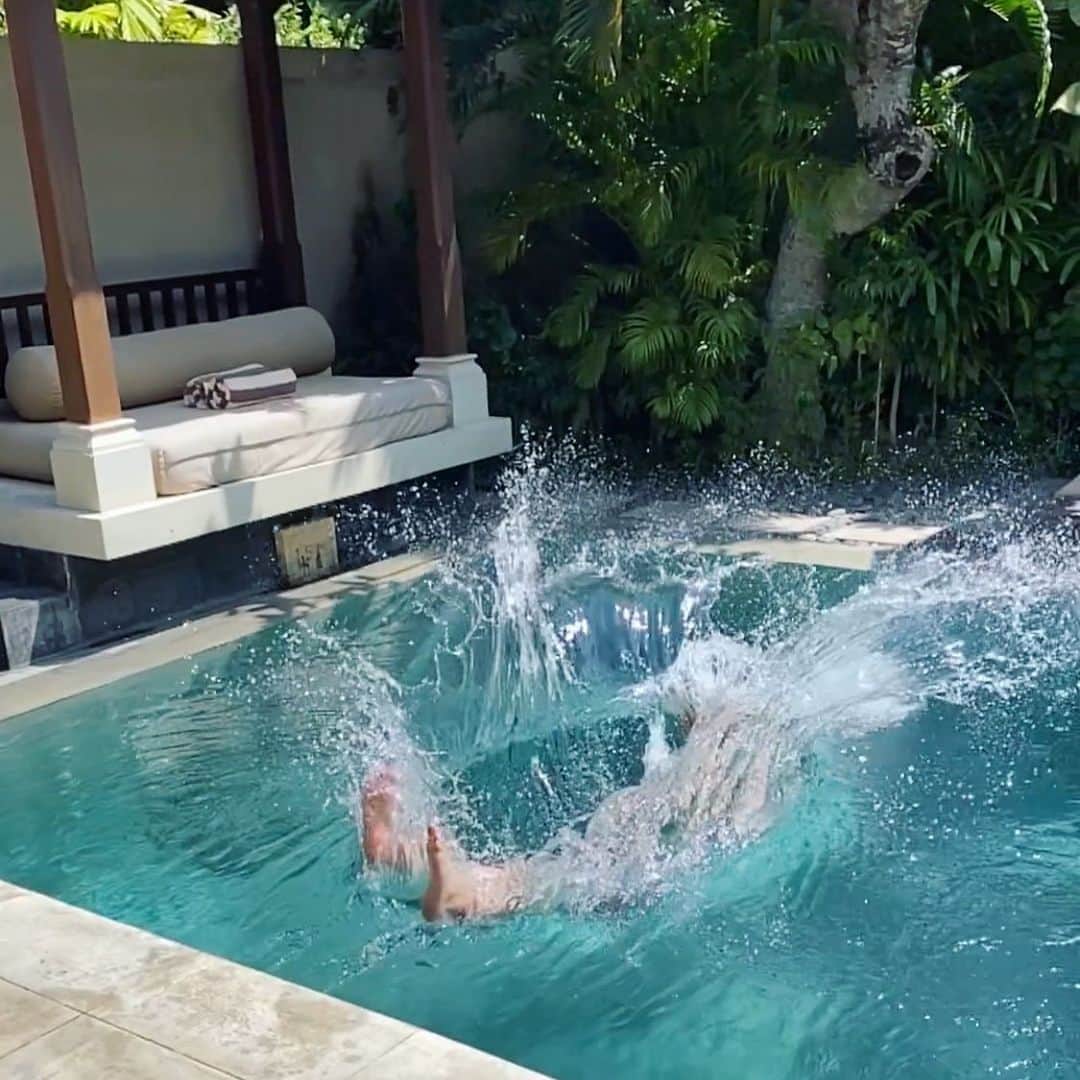 CHISA さんのインスタグラム写真 - (CHISA Instagram)「My winter vacation in Bali🏝😎🥥🍹 #pool #balitrip」12月27日 15時15分 - acme_chisa