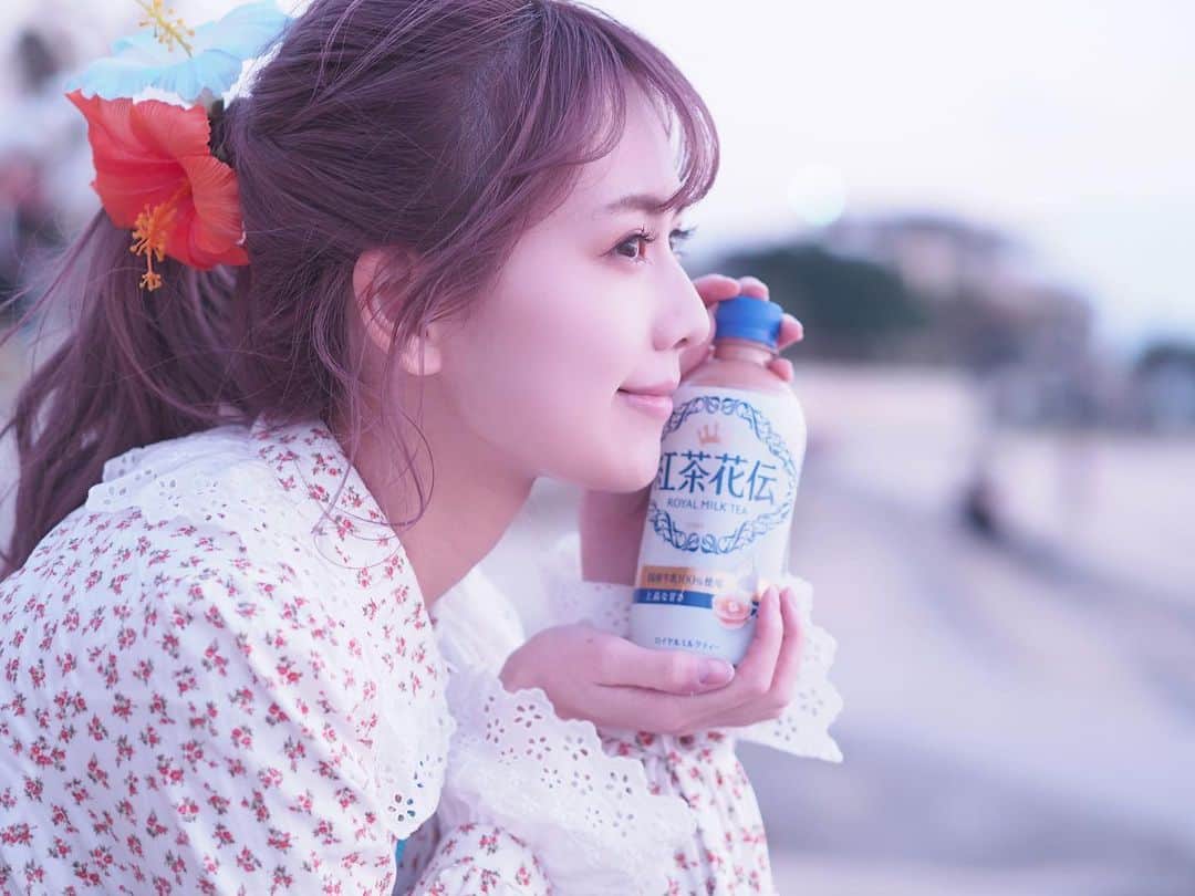 のインスタグラム：「. . 💙紅茶花伝 ロイヤルミルクティー💙 . . 日本コカ·コーラ様より製品をいただきました。 ミルクティー大好きだから嬉しい！ありがとうございます。 . 国産牛乳だけを100%使用したミルクティー。 上品な甘さとすっきりとした後味で、仕事や勉強、 家事の合間などのリラックスタイムや気分転換にぴったり☺️ ベージュ×ブルーのパッケージがヨーロピアン風でカワイイ！！ . みなさまも是非、試してみてくださいね〜💙 . . . . . #紅茶花伝ロイヤルミルクティー #紅茶花伝 #ロイヤルミルクティー #ミルクティー #本気のミルクティー #Promotion  @kochakaden_1992」