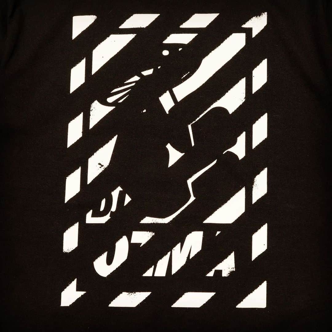 綾小路翔さんのインスタグラム写真 - (綾小路翔Instagram)「DJ OZMA T-shirt 「Bounce with me (Strike Back!!)」 本日会場で限定発売。20枚ぐらい。 SIZEはL、XL、XXLの3種。 #DJOZMA #尾妻野純直 #SmileLocomotion #XRAZOO #KillingTime #rendezvous  #2019 #Tshirt #バックプリント有り #22時30分頃から #店内で販売予定」12月27日 15時42分 - showayanocozey