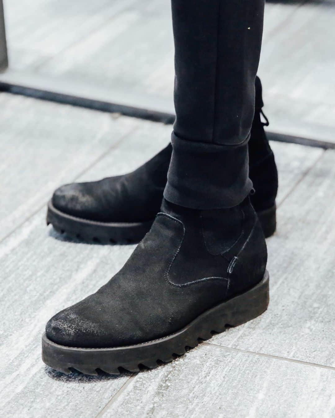 Fashionsnap.comさんのインスタグラム写真 - (Fashionsnap.comInstagram)「【#スナップ_fs】 Name シェーン  Coat #HAIDERACKERMANN Pants #SandroParis Shoes #Glamb  #fashionsnap #fashionsnap_men」12月27日 16時10分 - fashionsnapcom