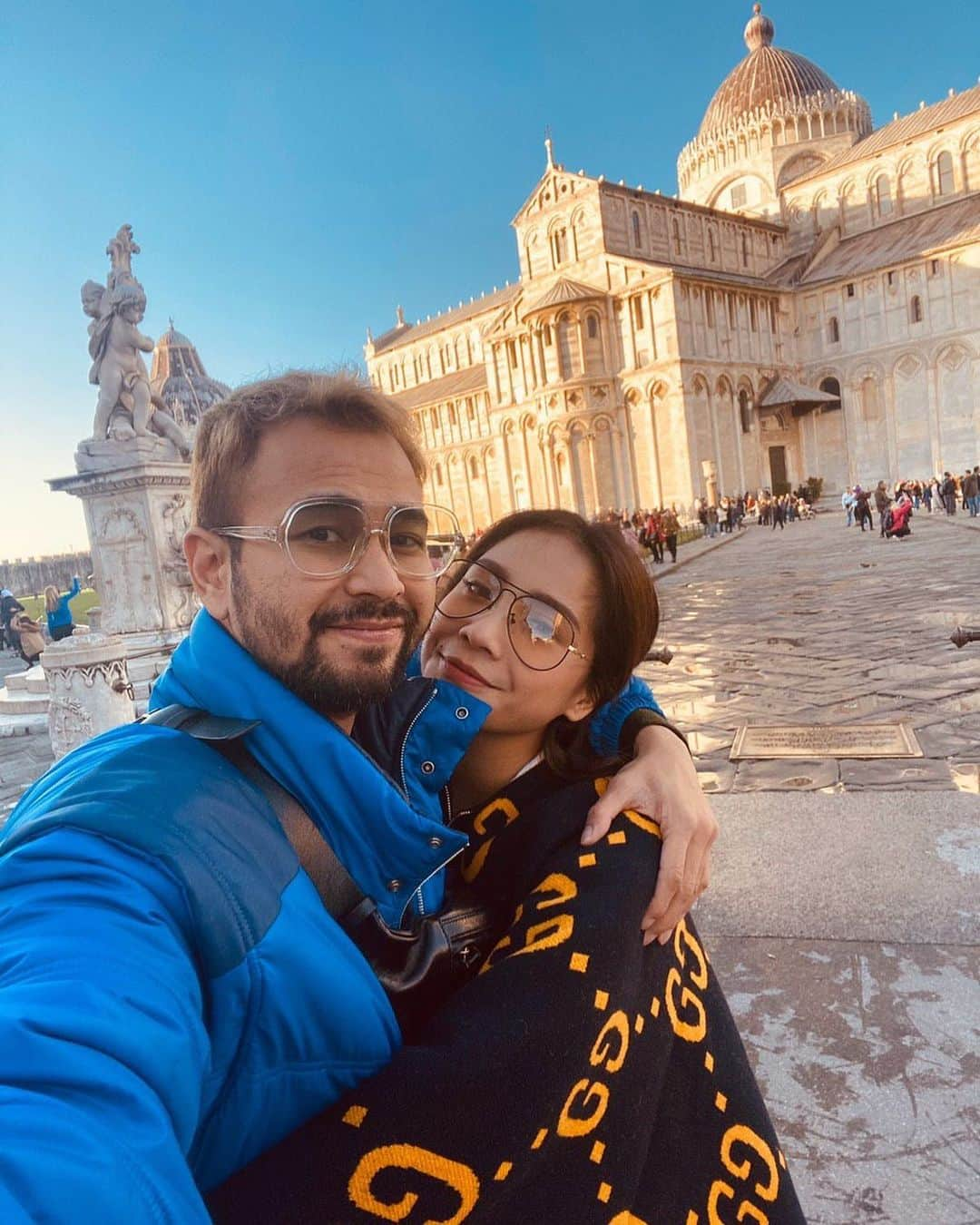 Raffi Ahmadさんのインスタグラム写真 - (Raffi AhmadInstagram)「Di Italy bener bener indah guys, ini salah satunya di Piazza Dei Miracoli, sebelum jalan-jalan di Italy, aku aktifin paket ROAMAX alias paket Roaming Maksimal dari Telkomsel. . Jadi, gak perlu ganti kartu lagi guys! Btw buat kamu yang mau jalan-jalan ke Eropa atau Amerika juga, bisa langsung aktifin paket ROAMAX Eropa - Amerika aja. Harga mulai dari harga Rp450ribu dapat kuota hingga 10GB untuk sebulan!  Praktis dan pastinya kamu sudah bisa #RoamingModalLokal terus nikmati lancarnya berkomunikasi di belahan dunia manapun. Paket ROAMAX ini bisa kamu aktifin langsung di aplikasi MyTelkomsel atau *266#. Info lengkapngnya cek di tsel.me/roaming ya!  Follow @telkomsel ya untuk dapatkan info terkini!」12月27日 16時16分 - raffinagita1717