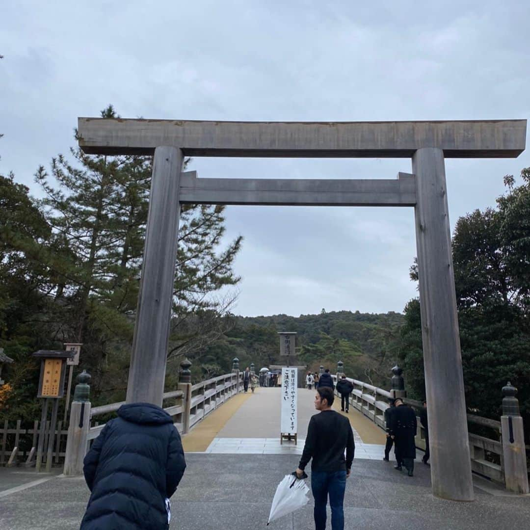 正隨優弥さんのインスタグラム写真 - (正隨優弥Instagram)「17年ぶりの家族旅行で 三重→名古屋→京都と行ってきました！ 御朱印集めにもはまりそう笑  #夫婦岩  #伊勢神宮  #熱田神宮  #清水寺」12月27日 16時21分 - zui.l.zui