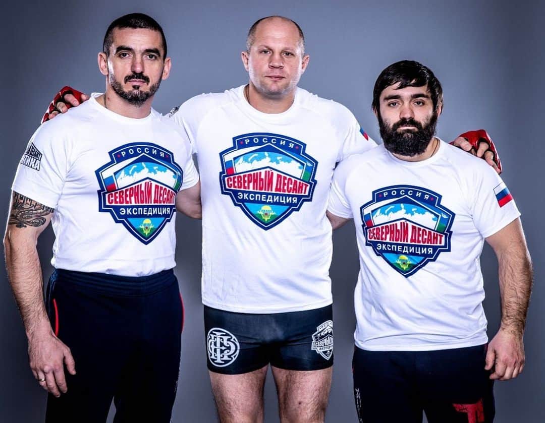 のインスタグラム：「С Желько и Денисом на фотосессии Bellator」