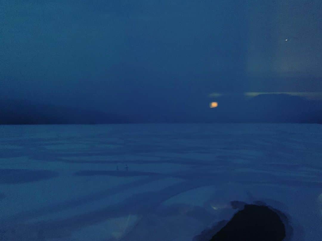 夏木マリさんのインスタグラム写真 - (夏木マリInstagram)「阿寒湖に来ています、、、 #阿寒湖 #釧路 #北海道 #natsukirock #夏木マリ @mari_natsuki」12月27日 16時45分 - mari_natsuki