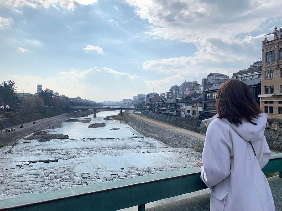 松井まりのインスタグラム：「姉妹で京都旅行 . . #鴨川 #京都」