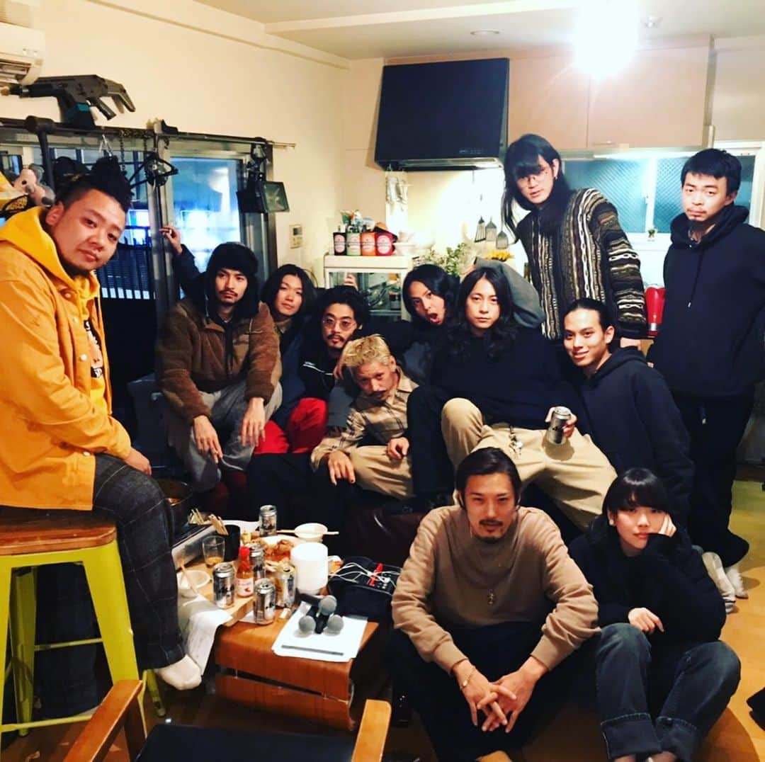のインスタグラム：「11pm- PERIMETRON HUB DJs: 佐々木集、常田大希  クリエイティブレーベルPERIMETRON が世界の音楽やカルチャーを独自の目線で紹介しています。今夜は、先週に引き続き PERIMETRON の事務所からメンバー大集合 & Tempalay から小原綾斗さんも参加して大忘年会SPECIAL🎉 今年各所で大活躍したPERIMETRONの総括&新メンバー誕生⁉️ #InterFM897 #PERIMETRON」