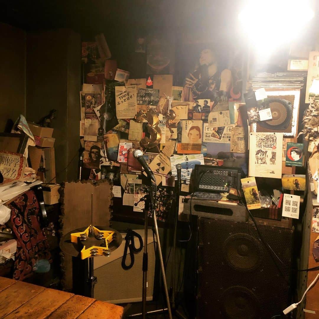 山川のりをのインスタグラム：「今夜は京都まほろばにてギターパンダライブです。 19時/ 19時30分、2000円+D。年内最後のワンマンショー！お近くの方々会いにきてアイニージュー！」