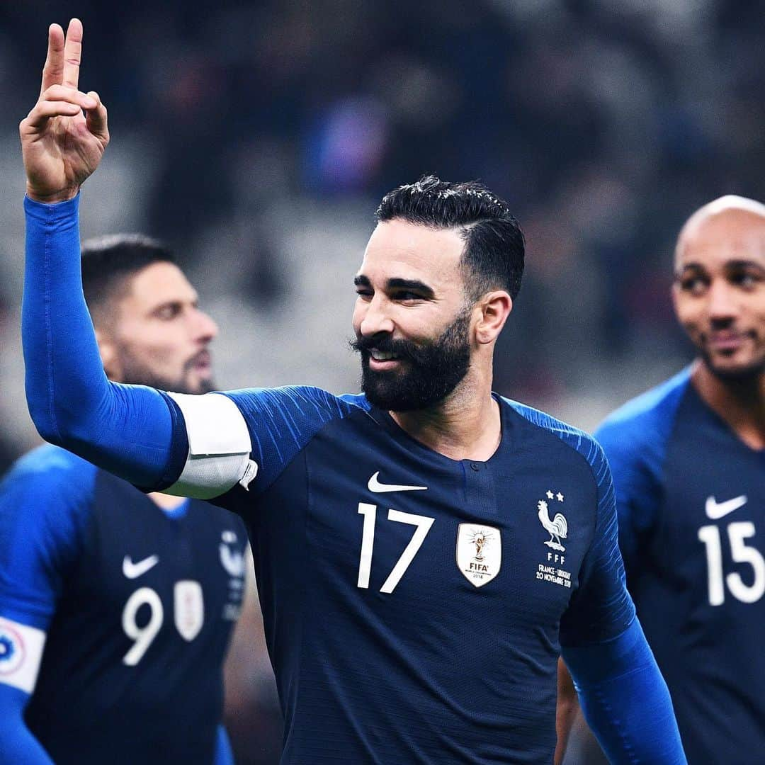 サッカー フランス代表チームさんのインスタグラム写真 - (サッカー フランス代表チームInstagram)「Bon anniversaire @adilrami ! 🎁 #FiersdetreBleus - Happy birthday @adilrami 🎉」12月27日 17時28分 - equipedefrance