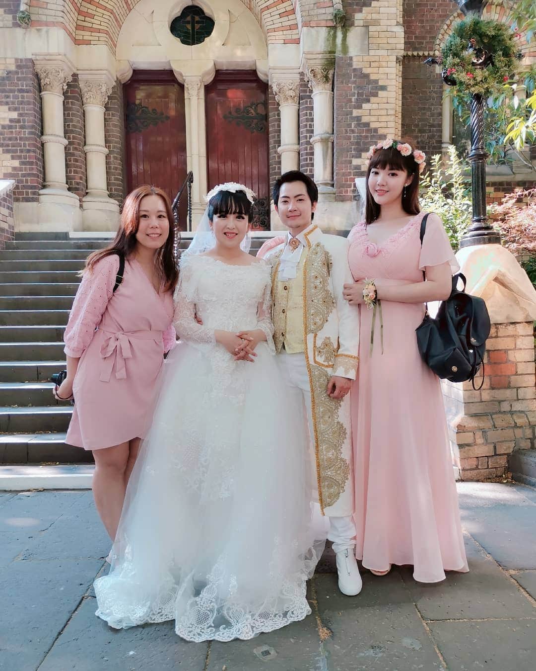 YingTzeさんのインスタグラム写真 - (YingTzeInstagram)「27.12 is @orochi.x & @pinkyluxun 's Wedding Day 💕💐 _ I feel so happy for them and I' m glad to be here today to witness them exchanging vows. 😭❤️ The way they look at each other is full of love ~ congratulations Pinky & Orochi !💕 _ p/s : Pinky made + modified their wedding outfits by herself oh 😍 #blessed #oroxpink #wedding #bridesmaids #melbourne #australia」12月27日 17時40分 - yingtze