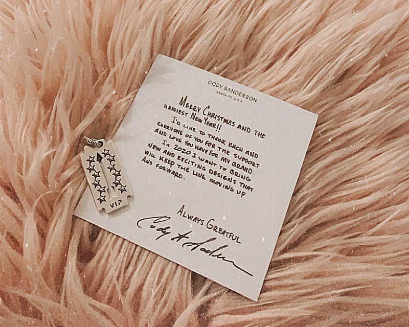 Abby Chenのインスタグラム：「Cody Sanderson 2019 VIP’s Christmas gift🎁🎄🎁 @codysanderson_official  @codysandersondesigns 我真的非常感謝感動並且幸運地被大家支持愛護著🙇‍♀️😭🙏」
