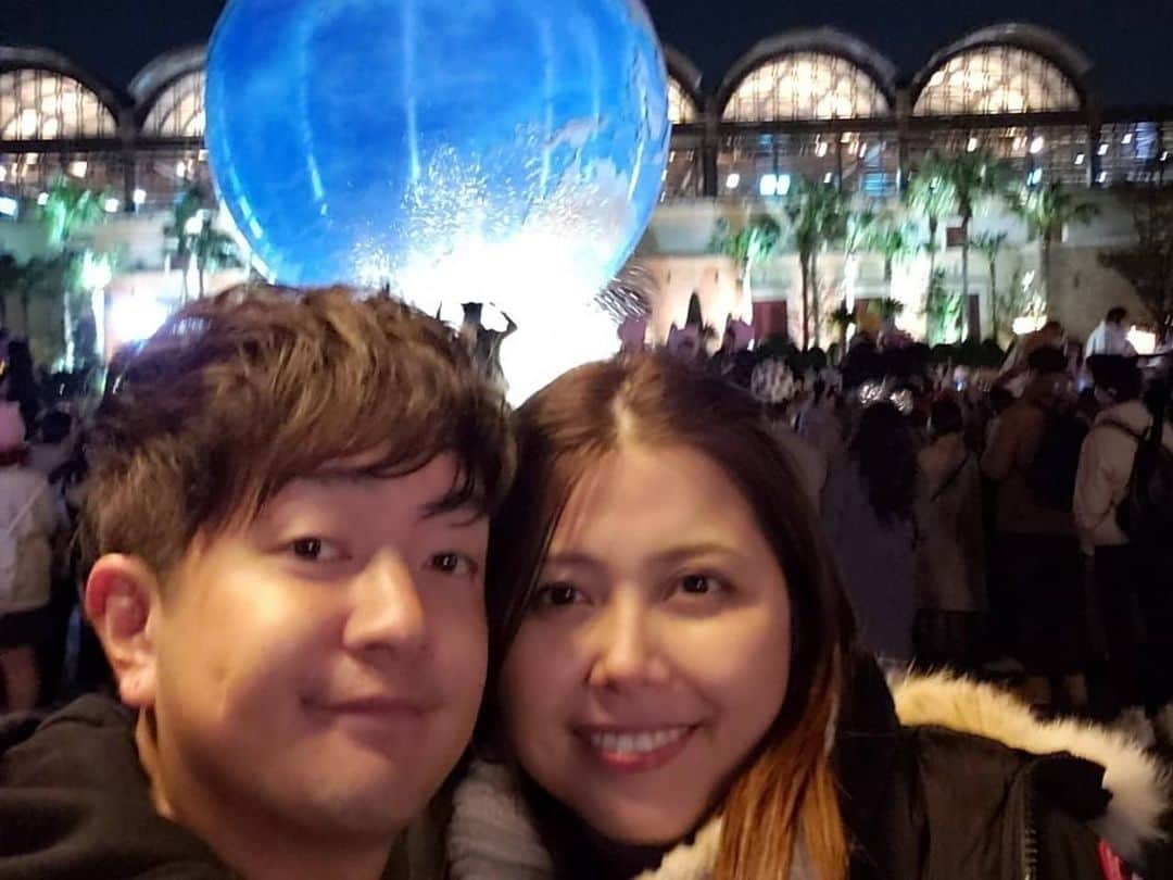 西真理子さんのインスタグラム写真 - (西真理子Instagram)「🎅Disney🎄Sea🎅  クリスマス当日はディズニーシーへ🎵 イルミネーション綺麗すぎたぁ😍😍 こうやって無事にXmas過ごせて幸せ😌 旦那さんに感謝🥰  Thanks❢ You always make me happy❣  #ディズニーシー #フォトスポット  #加工なし #センターオブジアース #マジックランプシアター #シンドバッドストーリーブックヴォヤッジ #ブロードウェイミュージックシアター  #120分以上待ち#足が棒 #筋トレ #頑張った #体重減らず  #夜景 #xmas #disneysea  #disneyphoto #Illumination」12月27日 18時01分 - mari.nishi.7