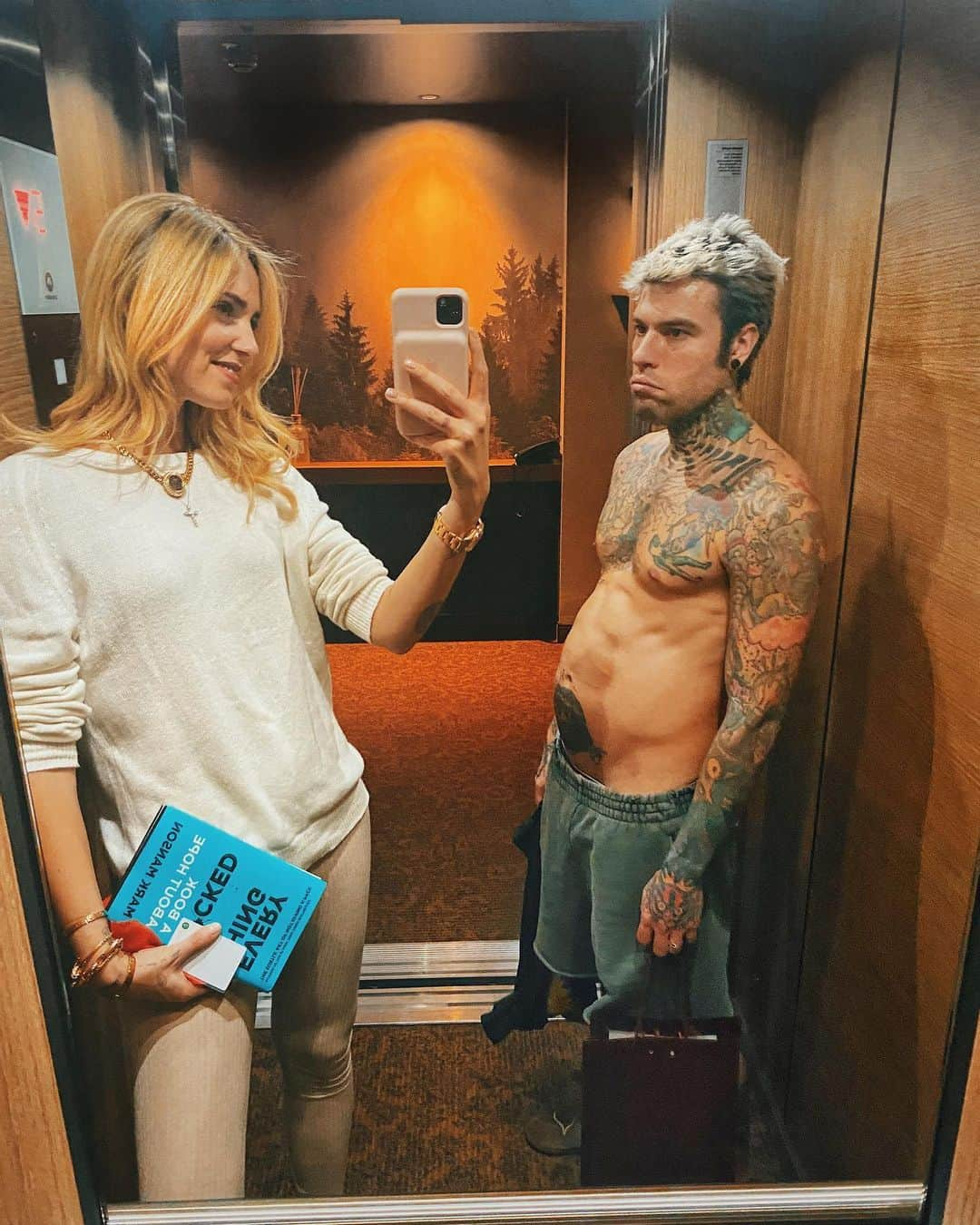 フェデスさんのインスタグラム写真 - (フェデスInstagram)「Speriamo sia femmina」12月27日 18時30分 - fedez