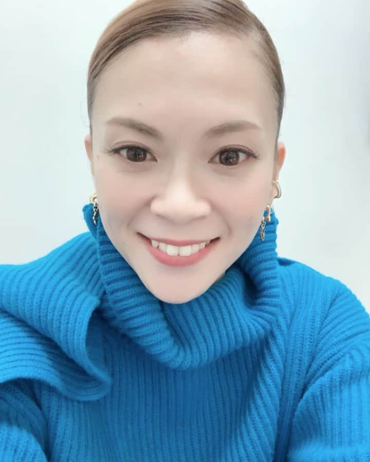 小柳ゆきのインスタグラム：「最終回！！！ 7年間続いたFmFuji 「I'm fun area」！！！ 生放送、生電話、私物プレゼントです🎁まだ間に合いますので、是非携帯番号を書いてメールくださいませ📩 . . yuki@fmfuji.jp  です！！！」