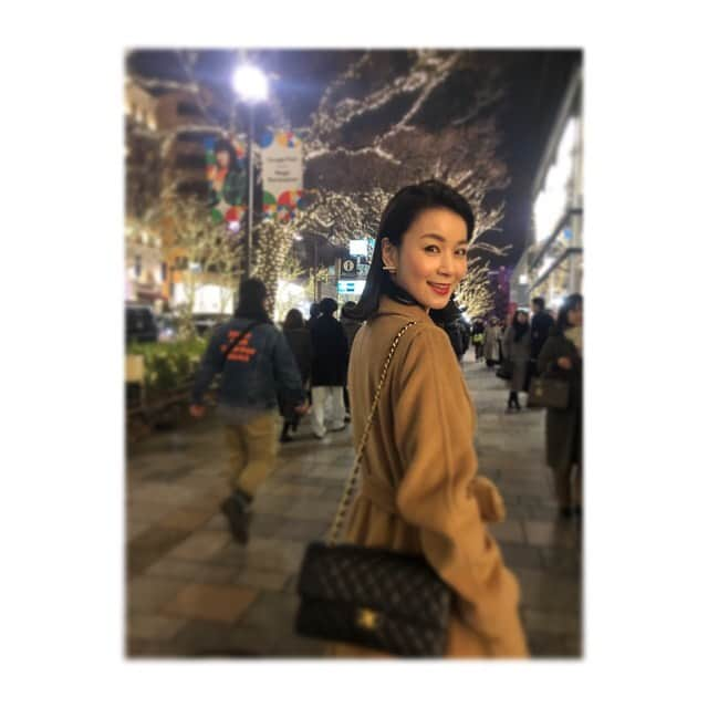 秋元玲奈さんのインスタグラム写真 - (秋元玲奈Instagram)「今日が年内最後のモーサテでした！ 街は年末ムードです✨ 皆さま来年もどうぞよろしくお願い致します。 来年のモーサテは1月6日から。 私は7日の火曜日から出演致します^_^ #モーサテ #モーニングサテライト #2020 #新年は6日から #株の大展望 #7日は為替大展望」12月27日 18時42分 - rena_akimoto