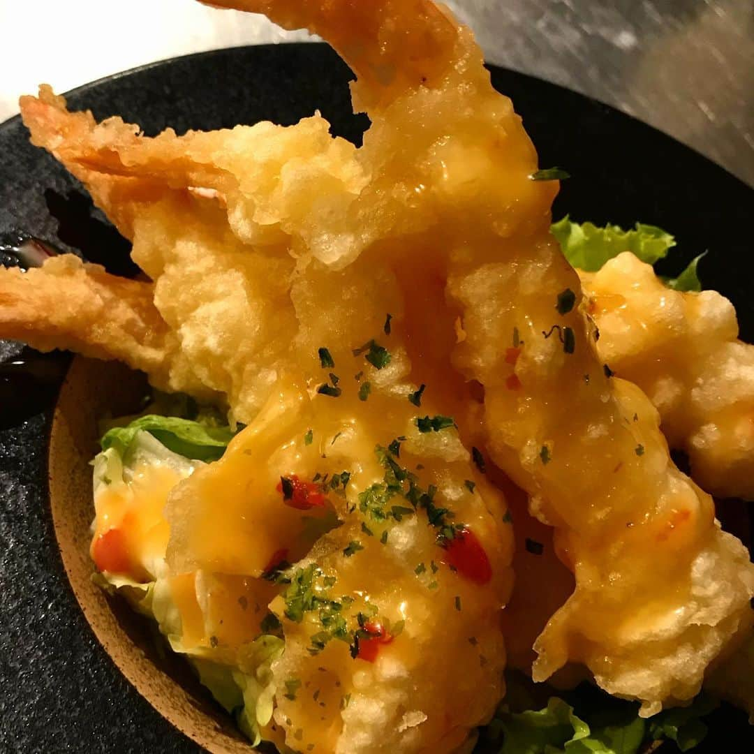 hanatsubaki029さんのインスタグラム写真 - (hanatsubaki029Instagram)「丹比の人気メニュー 海老天チリマヨソース🍤❤️ プリプリの海老がソースによく合います！ . #イーマ#花椿#個室#梅田#和食#美味しいまかないがあるお店 #instagood #instafood #photooftheday #いいね#女子会#日本酒#osaka#umeda#大阪駅#阪神百貨店」12月27日 18時45分 - hana.tsubaki29