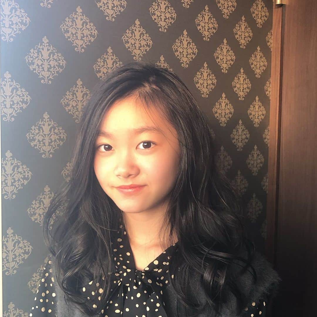 石川紗由のインスタグラム：「🍒 ・ 今日で14歳になりました。 今後も色々な事にチャレンジするのでこれからもよろしくお願いします‪⸜︎︎︎︎❤︎︎⸝‍ ・ 今から家族とディナー行ってきます💐 ・ #誕生日#birthday#14歳#中2#ディナー#ゆる巻#レプロエンタテインメント#レプロ」