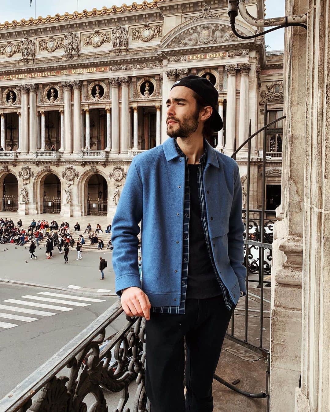 NICOLAS SIMOESのインスタグラム：「Breakfast with a view 🥞✨」