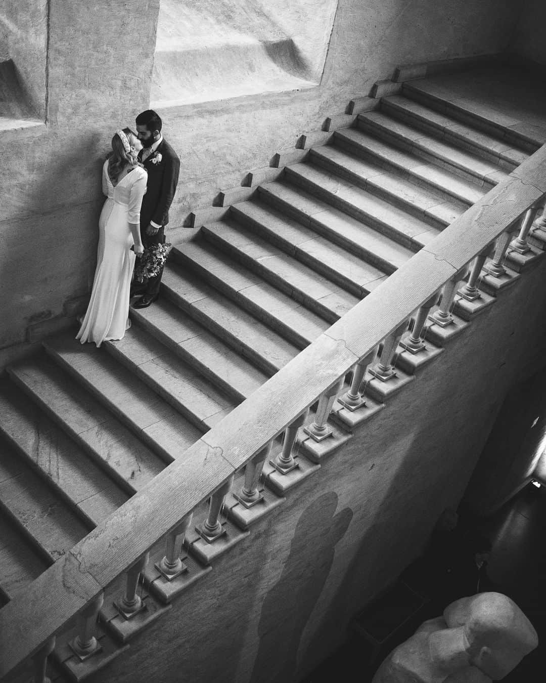 キャサリンディーンさんのインスタグラム写真 - (キャサリンディーンInstagram)「A stairway to heavenly newly-wed bliss! #CDBride Sofia exudes timeless beauty in our Hayden top and Mae skirt 👼」12月27日 19時19分 - catherine__deane