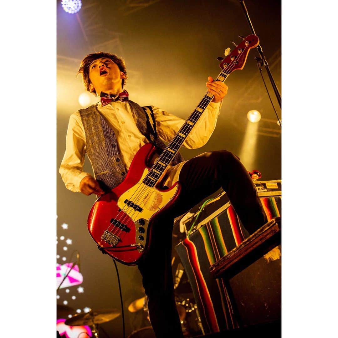 長島涼平のインスタグラム：「RADIO CRAZY 2019 ありがとう！！！ the telephonesは今日で今年のDISCO納めでした。来年は皆さんと今年以上に踊り散らそうと思ってます！  何度も言ってるんだけど、2020年5月21日はthe telephonesの結成15周年記念日だから、みんな新木場に集合してお祝いしてね！よろしくー！！！ 大阪の皆さん良いお年を！  #radiocrazy #レディクレ #thetelephones #comebackdisco  photo by @tarururutu」
