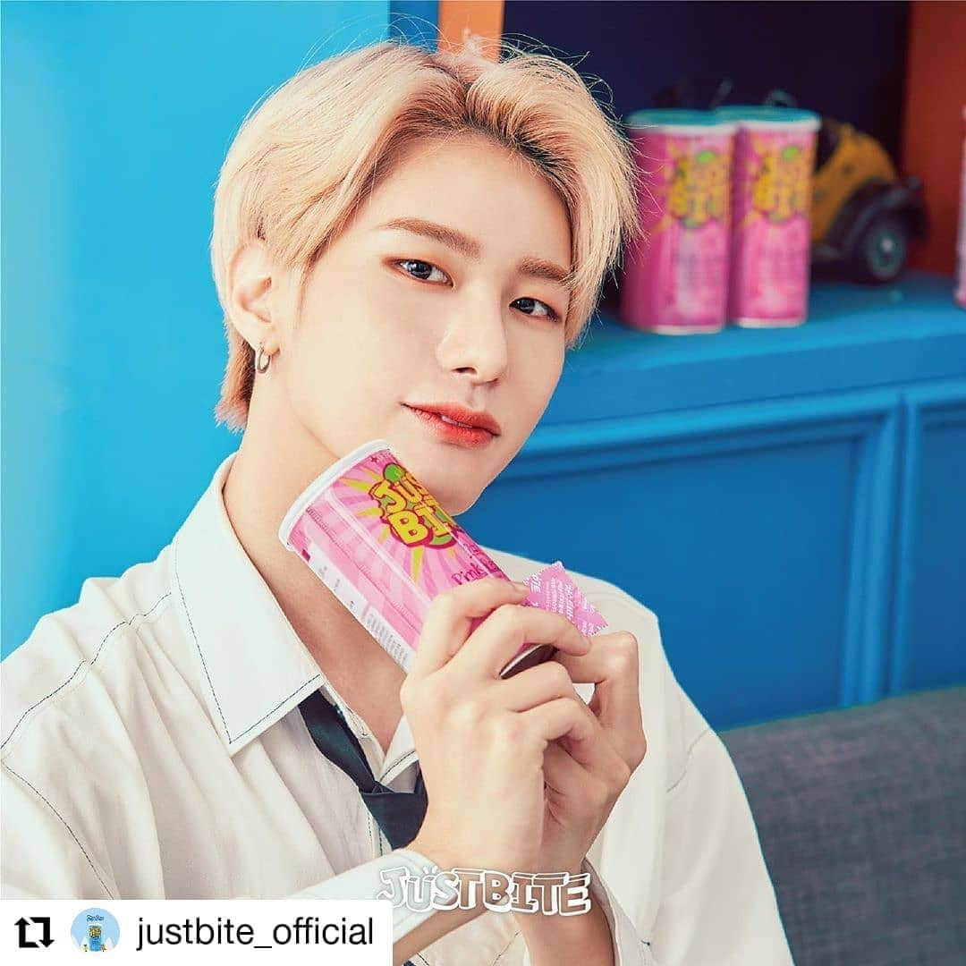 Victonさんのインスタグラム写真 - (VictonInstagram)「#Repost @justbite_official • • • • • • 밥 맛있게 먹었으면 하나씩 해볼까?💙 식사 후,간편하게 저스트바이트❗️ #저스트바이트#승식#빅톤#고체가글#가글추천#가글#포켓가글」12月27日 19時31分 - victon1109