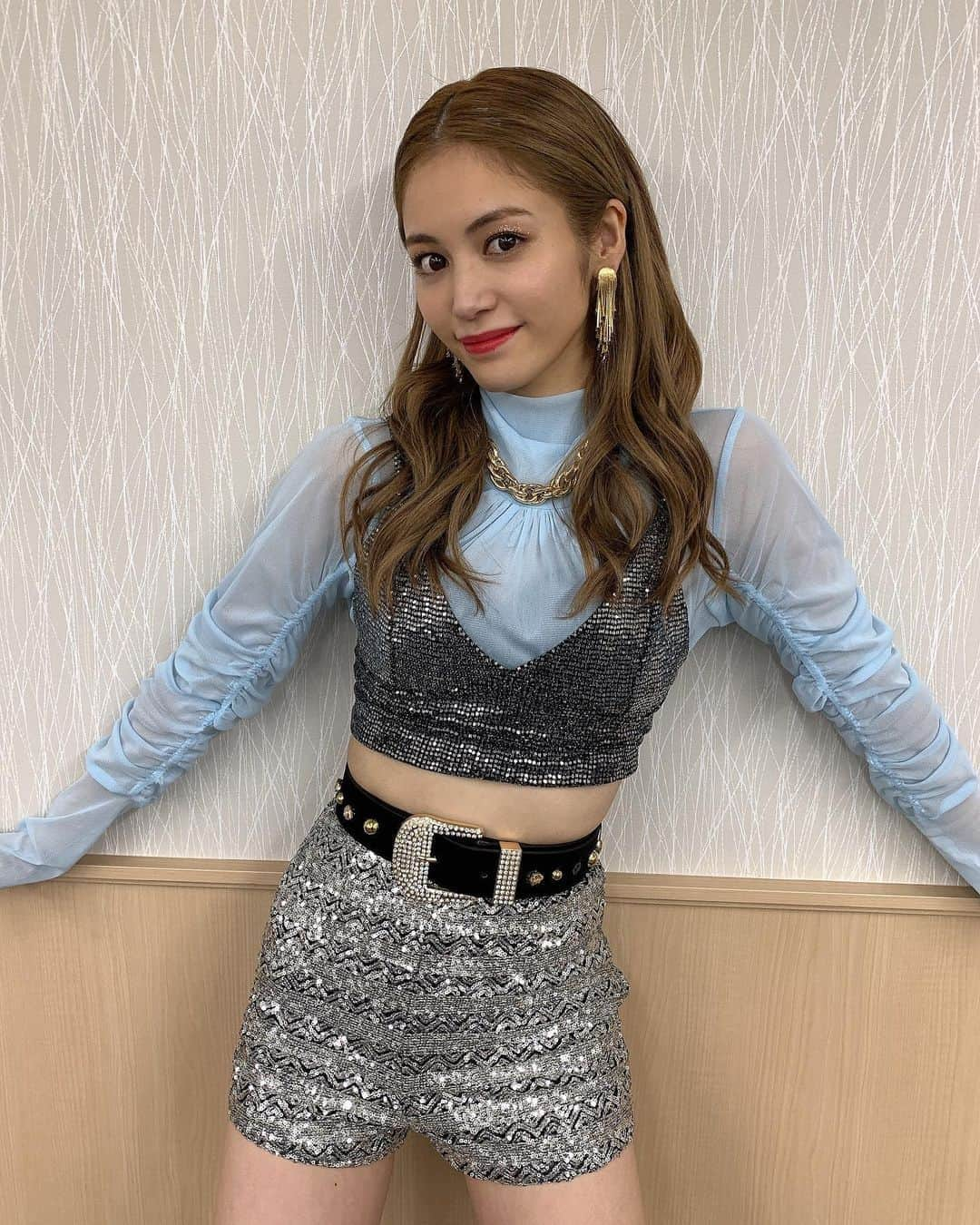 楓さんのインスタグラム写真 - (楓Instagram)「Mステウルトラスーパーライブ2019 ありがとうございました!!!!💙 メドレーすっごい楽しかったです!!!! 会場で応援してくれてるファンの子達も ちゃんと見えました💓 テレビの前で応援してくれた皆さんも届いてます💓 ありがとう。大好き🥰」12月27日 19時51分 - kaede_