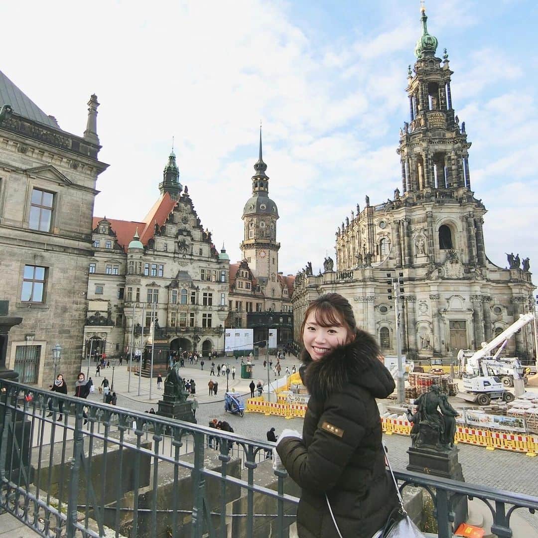 的場絢香さんのインスタグラム写真 - (的場絢香Instagram)「#20191224﻿ ﻿ in Dresden🇩🇪 ﻿ ﻿ ﻿  ______________________________________________________ #マトバの海外旅行記 #ドイツ #ドレスデン#ドイツ旅行 #ヨーロッパ #旅行 #ドレスデン城 #ツヴィンガー宮殿 #フラウエン教会 #dresden #germany  #residenzshloss #zwinger #frauenkirche」12月27日 20時13分 - ayaka_matoba