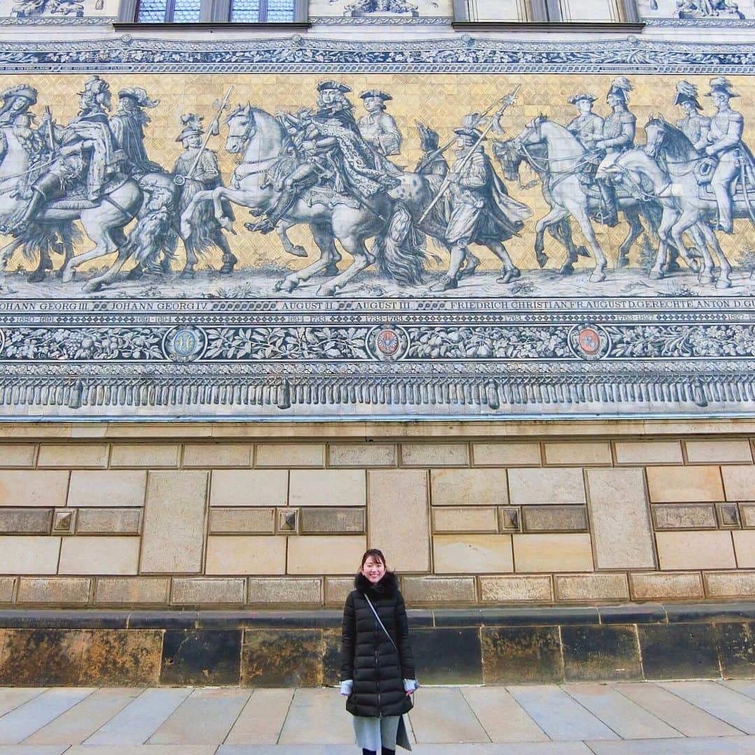 的場絢香さんのインスタグラム写真 - (的場絢香Instagram)「#20191224﻿ ﻿ in Dresden🇩🇪 ﻿ ﻿ ﻿  ______________________________________________________ #マトバの海外旅行記 #ドイツ #ドレスデン#ドイツ旅行 #ヨーロッパ #旅行 #ドレスデン城 #ツヴィンガー宮殿 #フラウエン教会 #dresden #germany  #residenzshloss #zwinger #frauenkirche」12月27日 20時13分 - ayaka_matoba