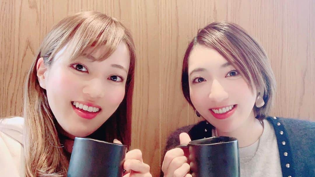 蒼羽りくさんのインスタグラム写真 - (蒼羽りくInstagram)「トーク&ライブの打ち合わせをしました✨﻿ ﻿ ﻿ ﻿ ﻿ ﻿ あやこ(#愛白もあ )と﻿ 2月1日のイベントについて打ち合わせしましたー😆 お互いのやりたいことや、﻿ 一緒にやってみたいこと、﻿ トークの内容など…﻿ お集まりいただく皆さまとの﻿ 大切な、楽しい時間となるように…♡﻿ 頑張ります！！﻿ ﻿ ﻿ ﻿ ﻿ ﻿ まだお申込みでない方はこちらまで✨↓↓﻿ ﻿ riku.0201.takarazukahotel@gmail.com﻿ ﻿ タイトルに「宝塚ホテルトーク&ライブ」﻿ 本文に﻿ 1.お申し込み合計人数﻿ 2.参加者全員のお名前(フリガナもおつけください)﻿ 3.代表者様のお電話番号﻿ ﻿ 上記明記のうえ、メールにてお申し込みください。お申し込みの皆様に折り返し詳細をご連絡させていただきます。﻿ 必ずご返信いたしますので数日たちましても返信が無い場合は再度ご連絡ください。食物アレルギーをお持ちの方はお申し出ください。﻿ ﻿ ﻿ ﻿ #打ち合わせ場所 は﻿ #スターバックスリザーブ ﻿ #はじめて行きました﻿ #コーヒー﻿ #美味しかったです﻿ ﻿ #みんなに会えるの﻿ #楽しみです♡﻿ #蒼羽りく と #愛白もあ と #みんなーー﻿ #集合！」12月27日 20時16分 - riku_sorahane