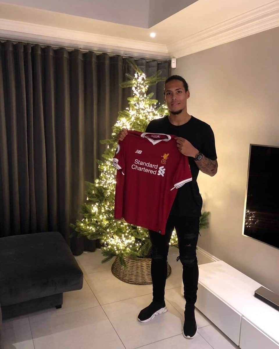 リヴァプールFCさんのインスタグラム写真 - (リヴァプールFCInstagram)「Two years ago today... 🤩 #VanDijk #LFC #LiverpoolFC」12月27日 20時27分 - liverpoolfc