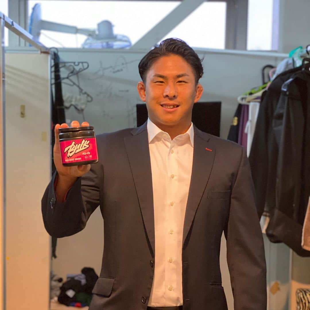 徳永祥尭さんのインスタグラム写真 - (徳永祥尭Instagram)「サポートして頂いてる @haleo_official から新商品が！ このニット帽オシャレだしあったかいし最高です！ 沢山種類もあるんでオススメです^_^ てか写真のやつ全部オススメです！！！！ #teamhaleo  #bulksports  https://www.bulksports.com/wears/haleo_icon_beanie/」12月27日 20時23分 - 23tokunaga