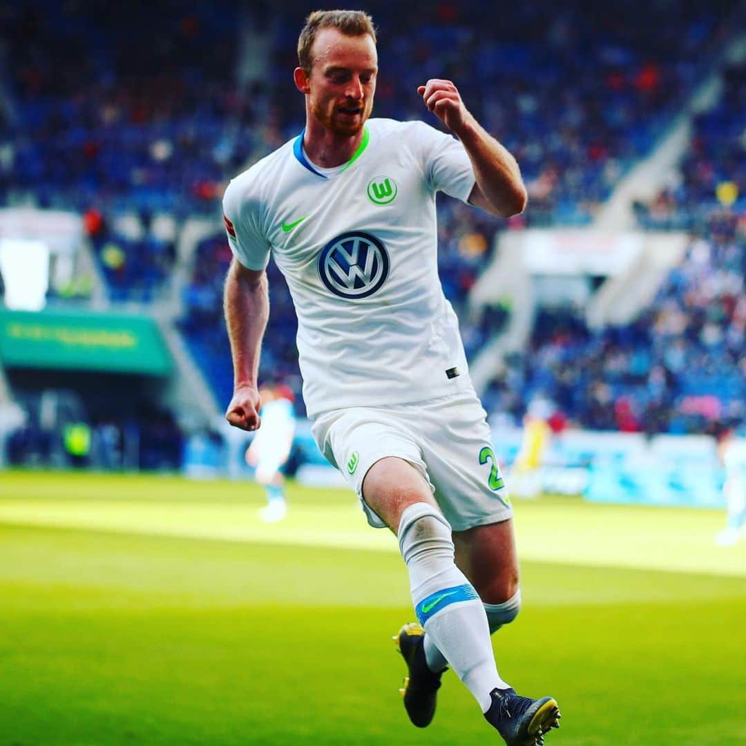 VfLヴォルフスブルクさんのインスタグラム写真 - (VfLヴォルフスブルクInstagram)「Wer erinnert sich an dieses Spiel gegen die @tsghoffenheim? 🤩 #throwback #vflwolfsburg #immer_hungrig #immernurdu #arbeitfussballleidenschaft」12月27日 20時27分 - vfl.wolfsburg