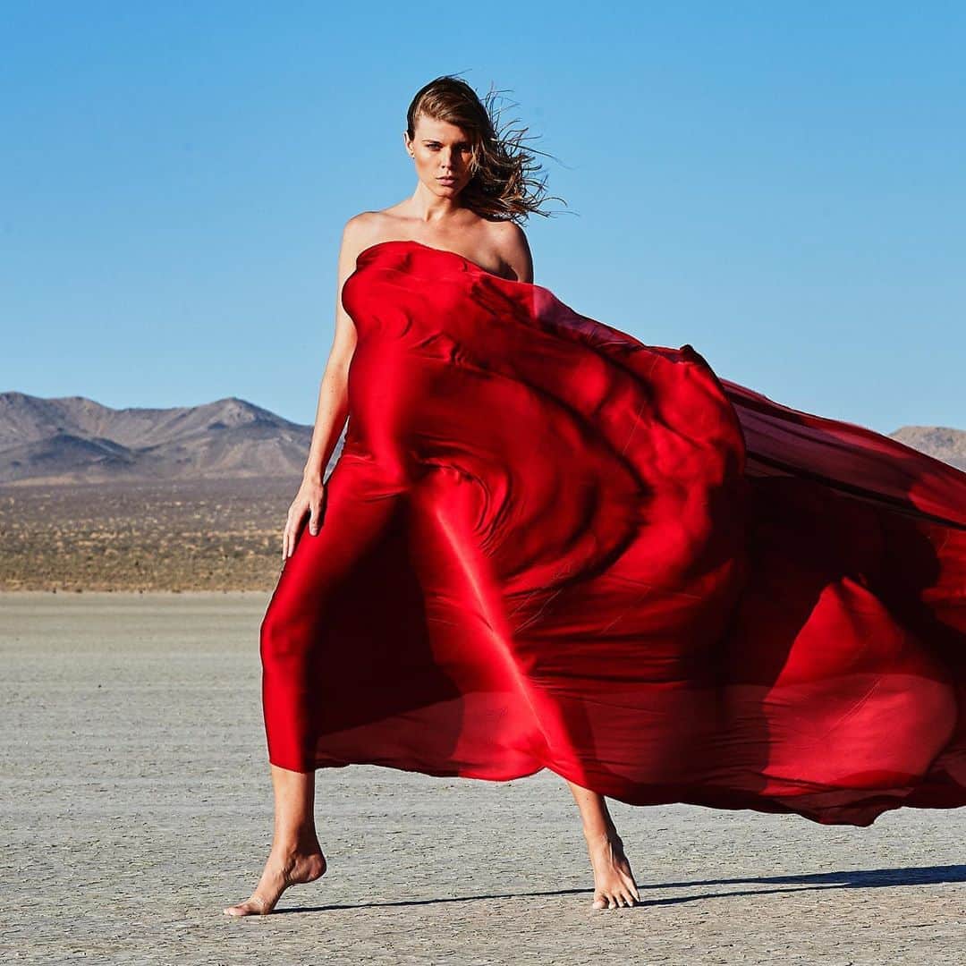 ジェローム・デュランのインスタグラム：「Another one of the stunning new mother @marynalinchuk1 celebrating LOVE and POSITIVITY for the new decade:) ❤️🎁」