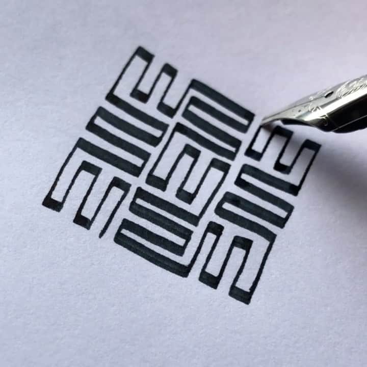 Seb Lesterのインスタグラム：「Question: Are these simple doodles interesting/satisfying, or not really? 👍👎?」