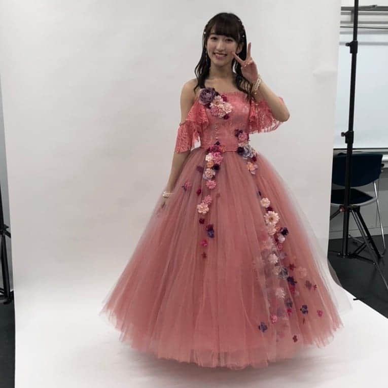 Country Girlsさんのインスタグラム写真 - (Country GirlsInstagram)「カントリー・ガールズライブ2019〜愛おしくってごめんね〜 2019.12.26  カントリー・ガールズ卒業。  今まで本当にありがとうございました🧡  大好き💚🧡💙💛 森戸知沙希  #countrygirs #カントリー最高 #山木梨沙 #森戸知沙希 #小関舞 #船木結」12月27日 22時51分 - countrygirls_official