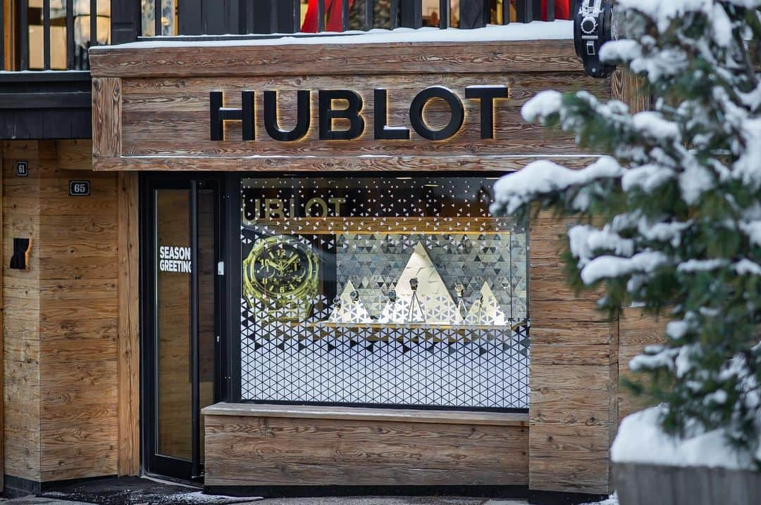 ウブロさんのインスタグラム写真 - (ウブロInstagram)「Hublot celebrates winter in #Courchevel! During the Holiday Season, come to our #HublotBoutique and discover our novelties! @hublot_courchevel」12月27日 23時05分 - hublot